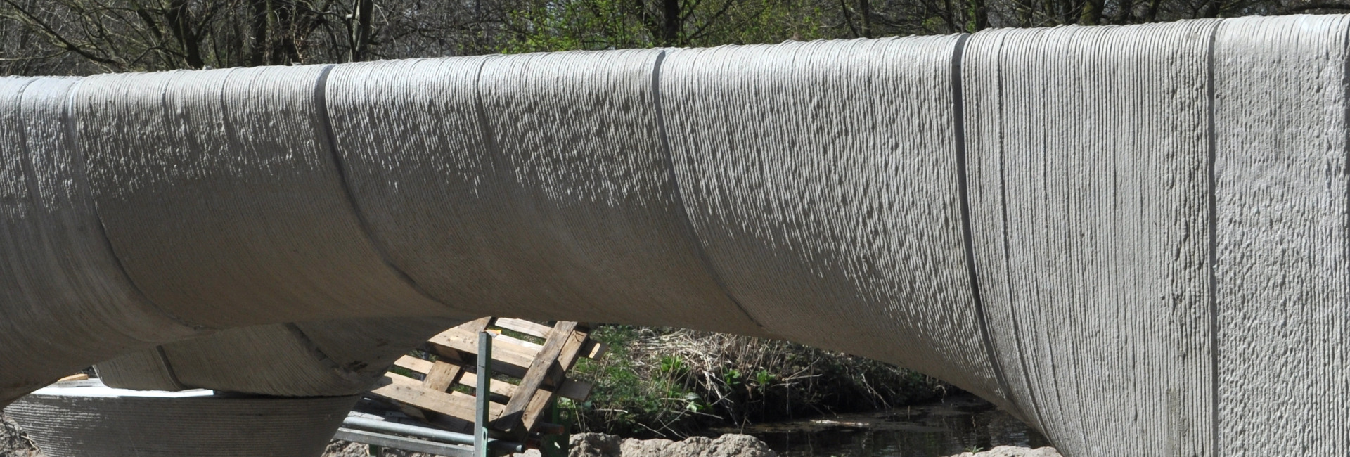 Curved concrete element from the bridge project