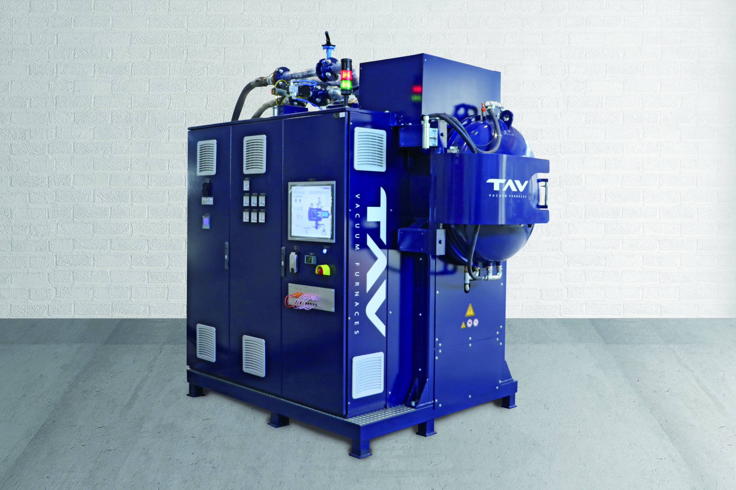 TAV vacuum furnace and control panel