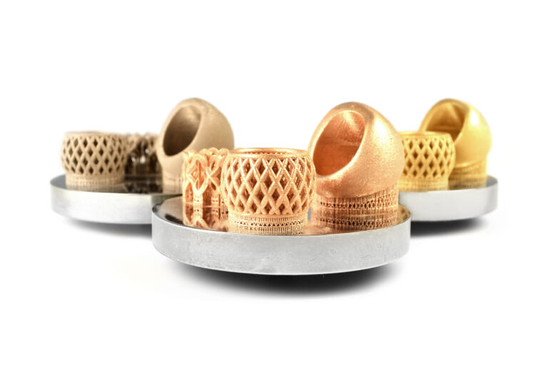 Rings with different geometries in precious metals