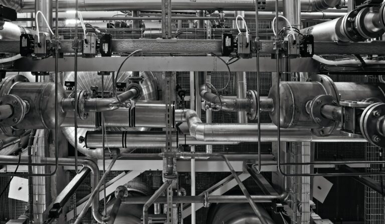Pipes and equipment in an industrial installation