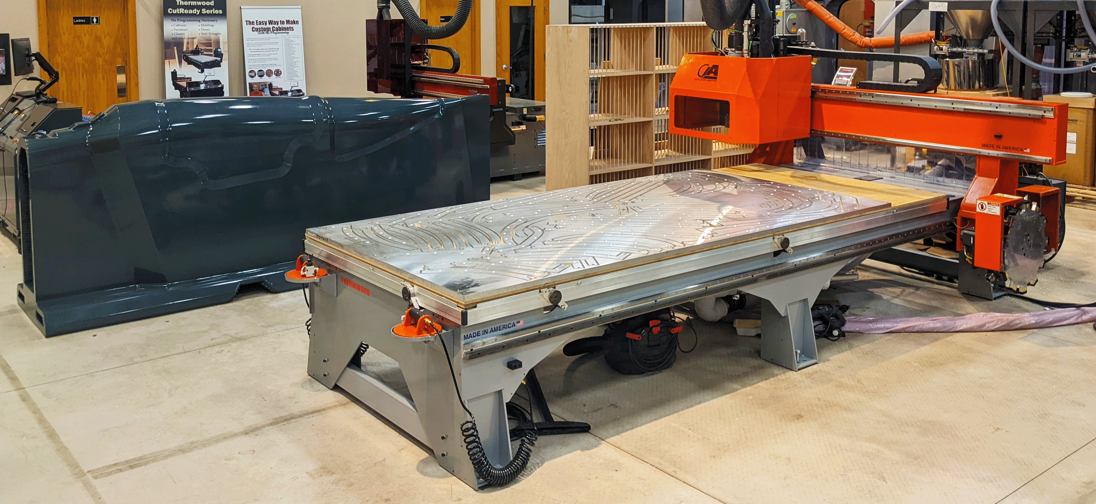 Cut Layer Additive machine and large tooling in a Thermwood workshop