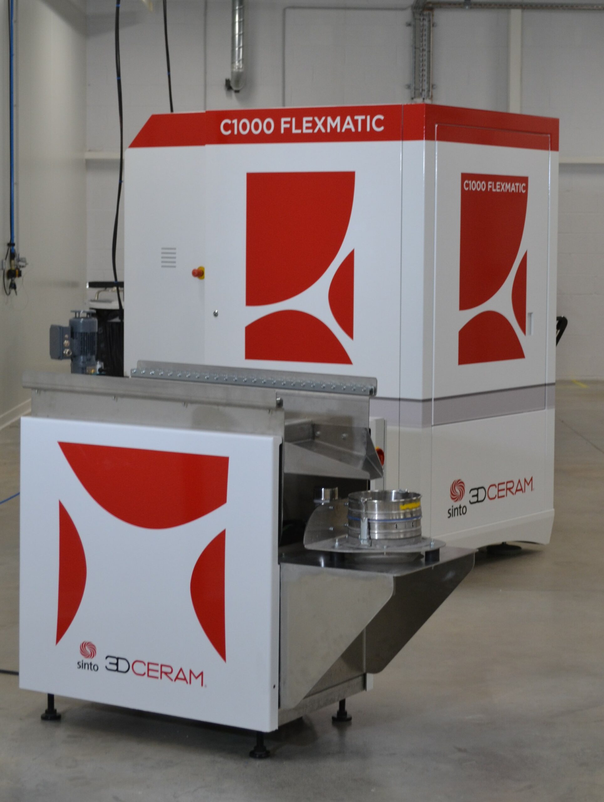 Imprimante C1000 FLEXMATIC avec son équipement de traitement du matériau