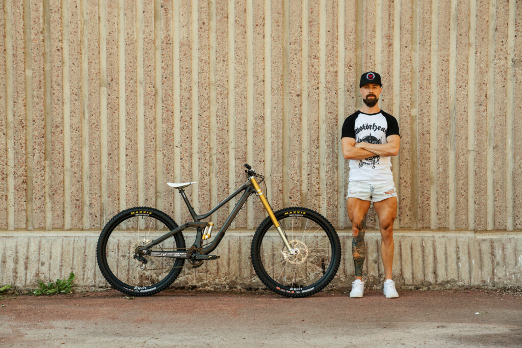Dangerholm with a bicycle.