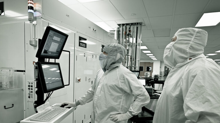Applications de la fabrication additive aux équipements pour semi-conducteurs