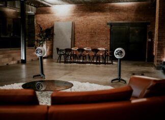 Customization at scale: Meeting consumer demands through additive manufacturing 3D printed speakers in a living room