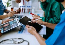 meeting-team-of-doctor-and-medical-staff-consultat