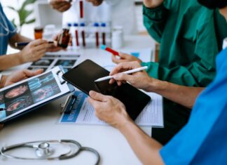 Digital manufacturing for mass customization: For which healthcare applications? meeting-team-of-doctor-and-medical-staff-consultat