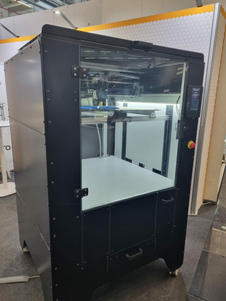 Imprimante 3D à granulés Pollen AM présentée à Formnext.