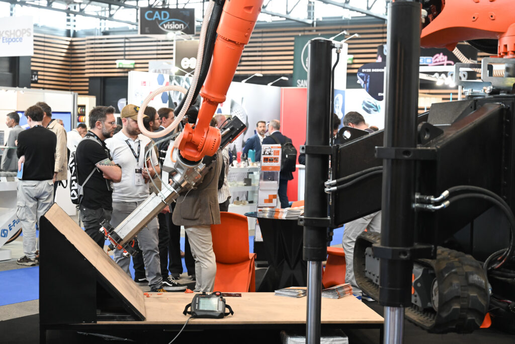 Démonstration robotique au salon 3D PRINT. © Nicolas Rodet
