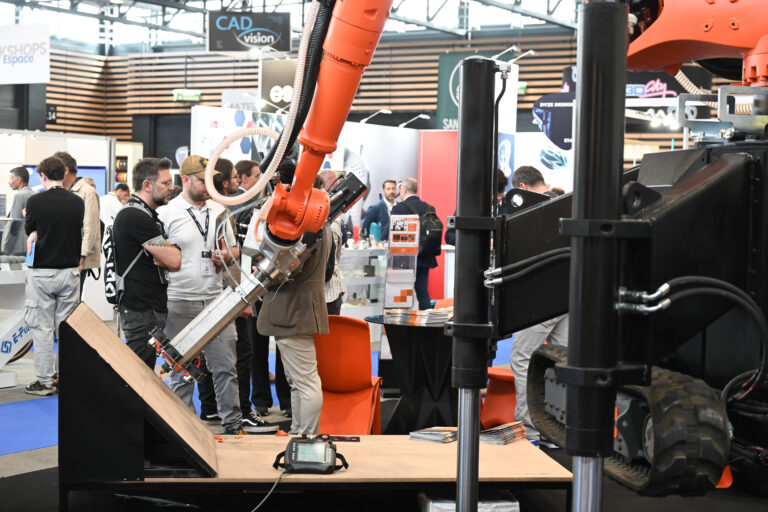 Démonstration robotique au salon 3D PRINT. © Nicolas Rodet