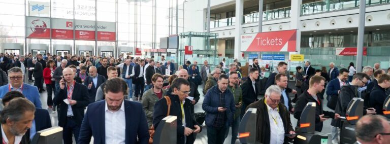 Crowd at the entrance of ceramitec