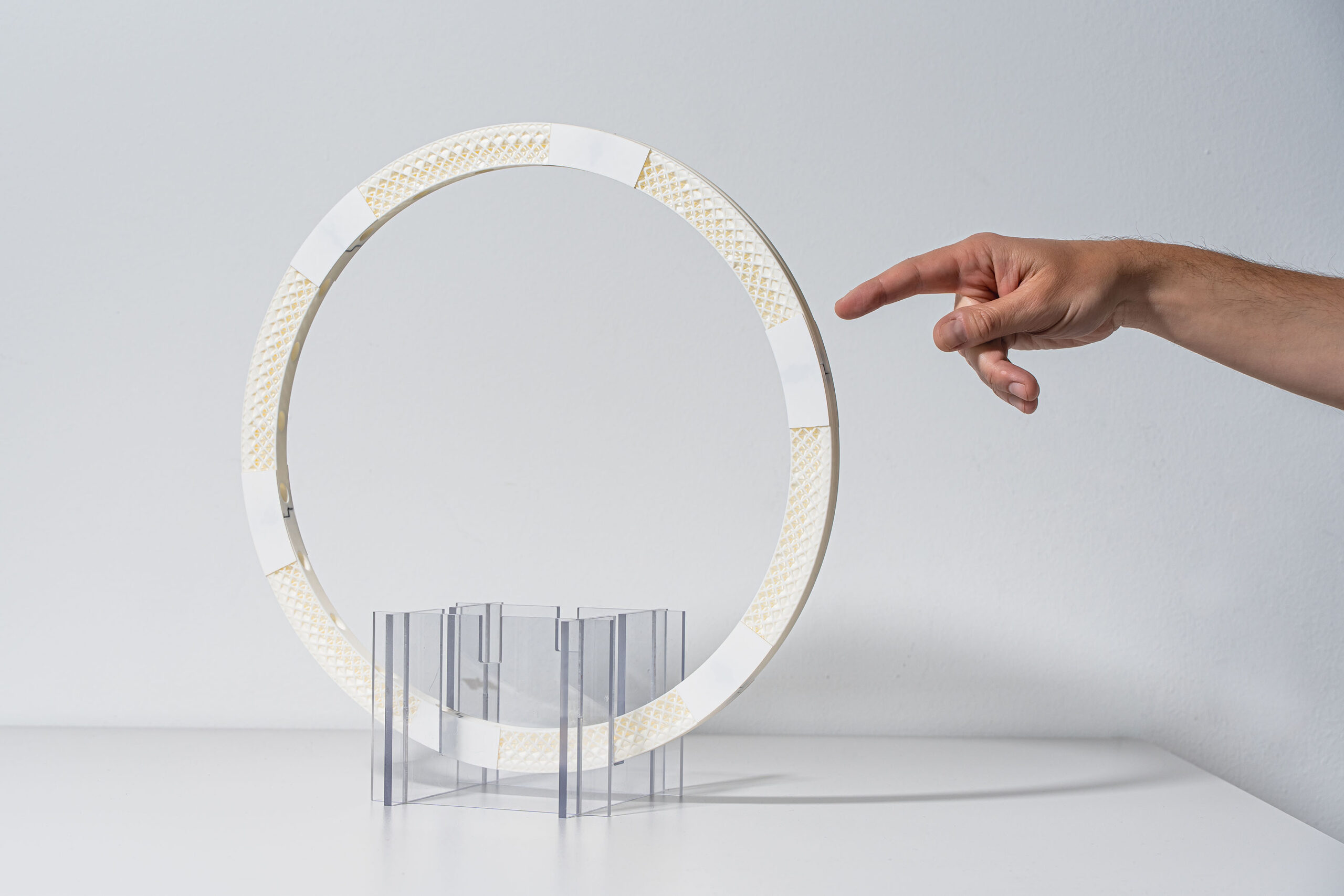 Ceramic atomic layer deposition ring
