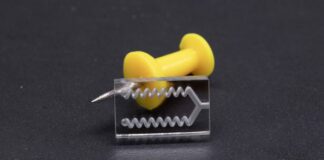 BMF Clear enables scalable production of microfluidic devices, micro lenses, and integrated optical interfaces.