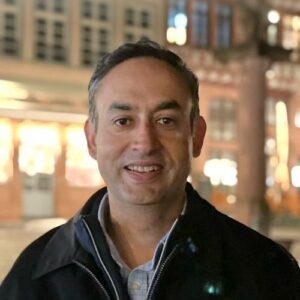 Portrait de Shuchi SK Khurana, fondateur et CEO d’Addiguru