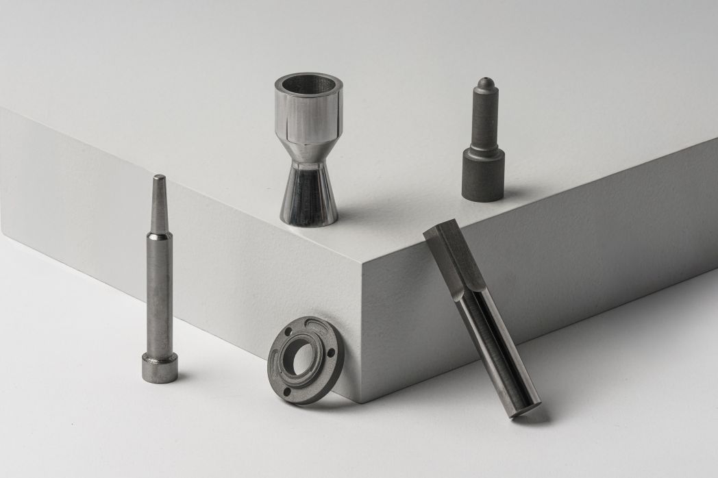 Parts produced with refractory metals