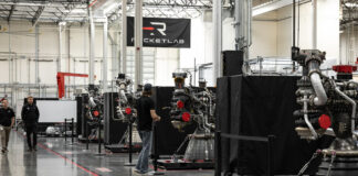 Rocket Lab et son 1 000ème moteur Rutherford imprimé 3D : quand la technologie devient un avantage concurrentiel durable Rocket Lab production environment featuring Rutherford Engines