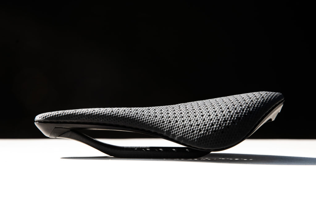 Bicycle saddle with a 3D-printed lattice structure