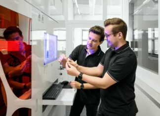 Comment l’industrie relève-t-elle les défis de densification dans les céramiques techniques fabriquées par fabrication additive ?
