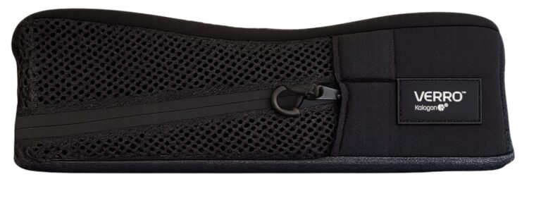 Coussin Verro de Kalogon vu de dessus, avec sa housse noire.