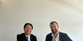 Masahiko Arai, Executive Officer and Group President, Defense & Space Systems, Mitsubishi Electric, and Dr. Emile de Rijk, Chief Executive Officer, SWISSto12