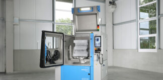 Dépoudrer des pièces imprimées en 3D jusqu’à 1 000 kg aux ultrasons (ou pas) : Hello SFM-AT850 ! Automated depowdering system SFM-AT850 Credit: Solukon -